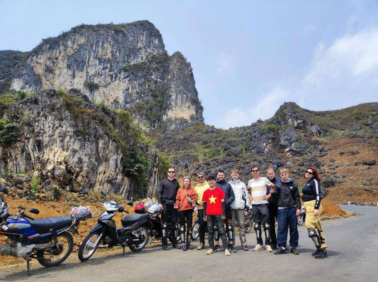 Bong Hostel Ha Giang Loop Kültér fotó